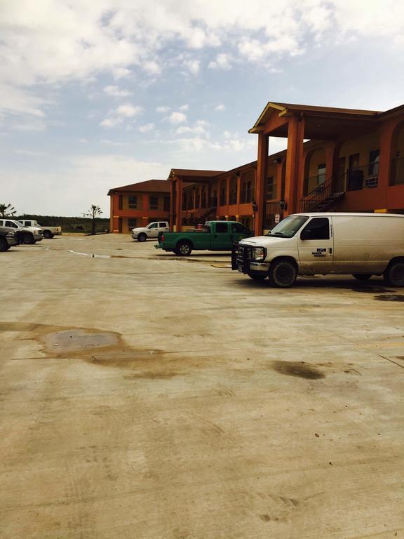 Texan Inn And Suites Tilden Exterior photo