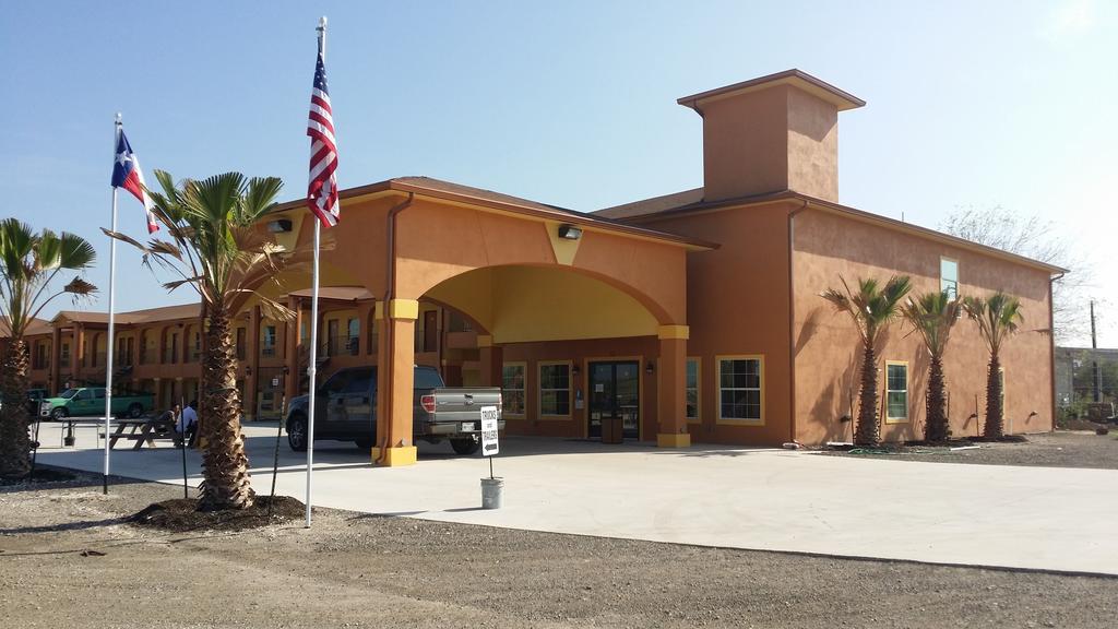 Texan Inn And Suites Tilden Exterior photo